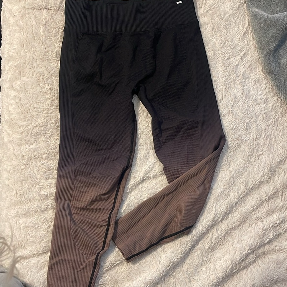 Pink active leggings